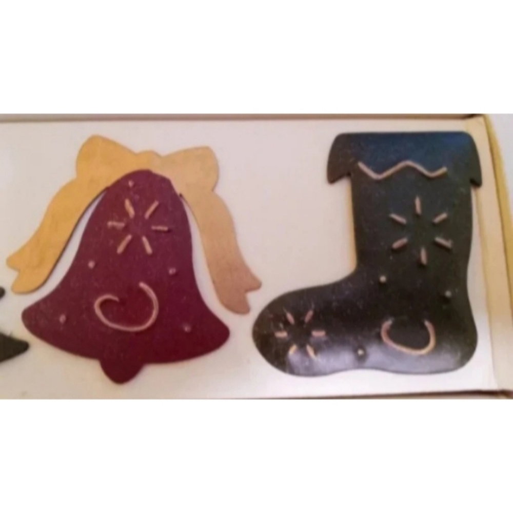 BOX OF 4 PIER 1 CHRISTMAS/HOLIDAY NAPKIN RINGS - Picture 4 of 5